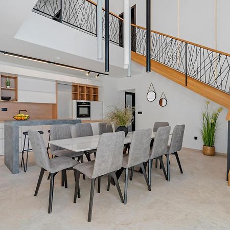 Beautiful Home In Omis With Kitchen Εξωτερικό φωτογραφία
