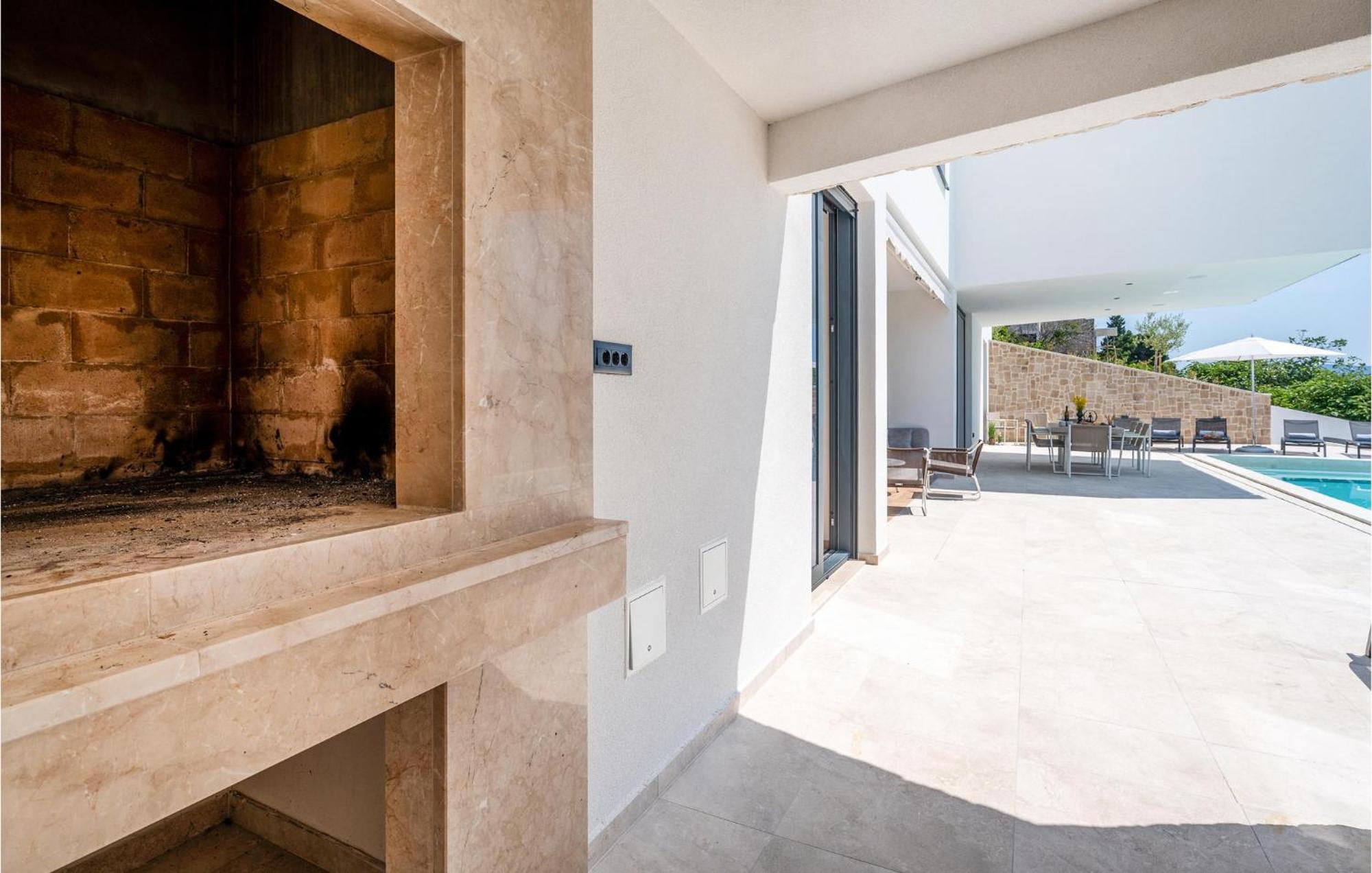Beautiful Home In Omis With Kitchen Εξωτερικό φωτογραφία