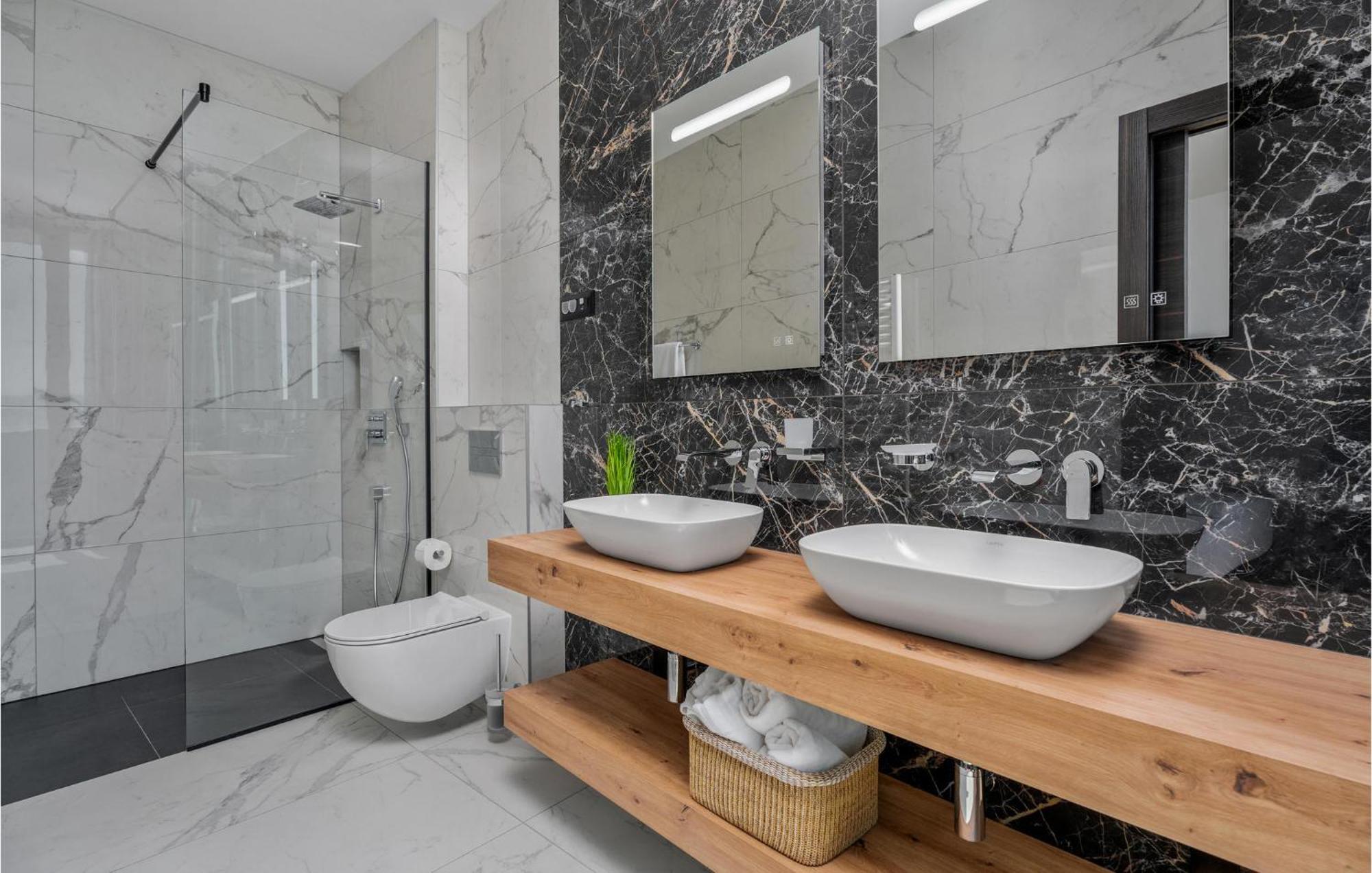 Beautiful Home In Omis With Kitchen Εξωτερικό φωτογραφία