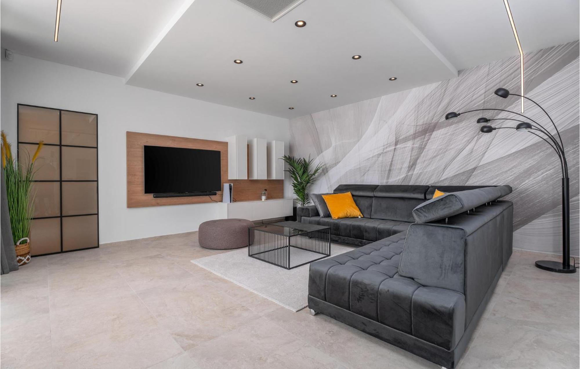 Beautiful Home In Omis With Kitchen Εξωτερικό φωτογραφία